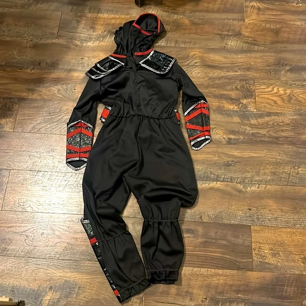 Kids Ninja Costume - Black and Red size 7/8